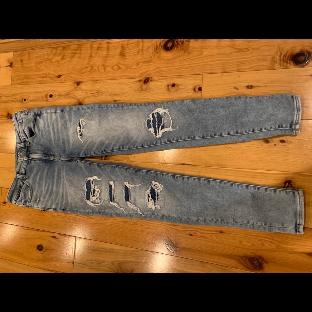 Super trendy American Eagle jeans for junior girls like new